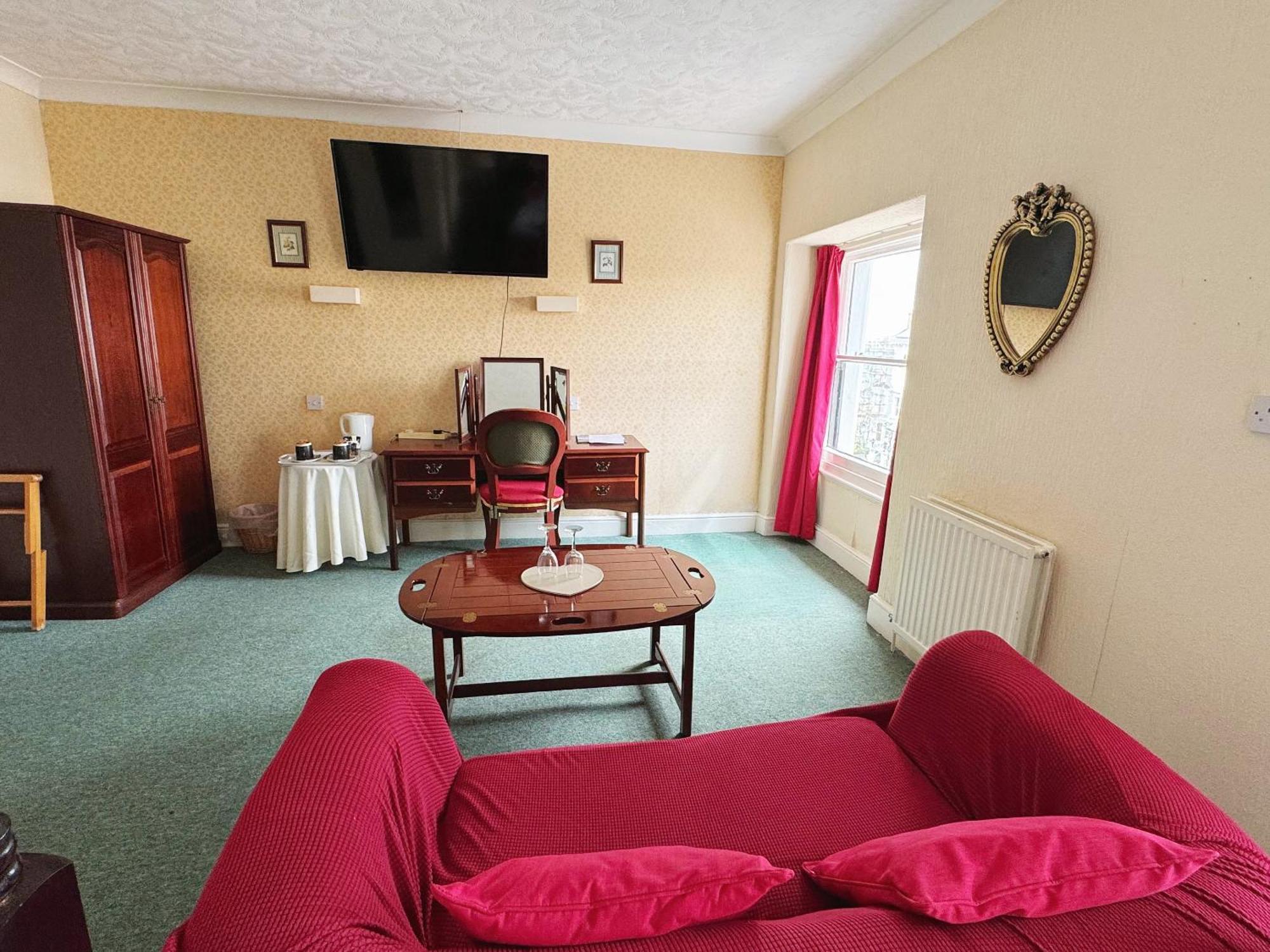 White Court Llandudno Bed & Breakfast Room photo